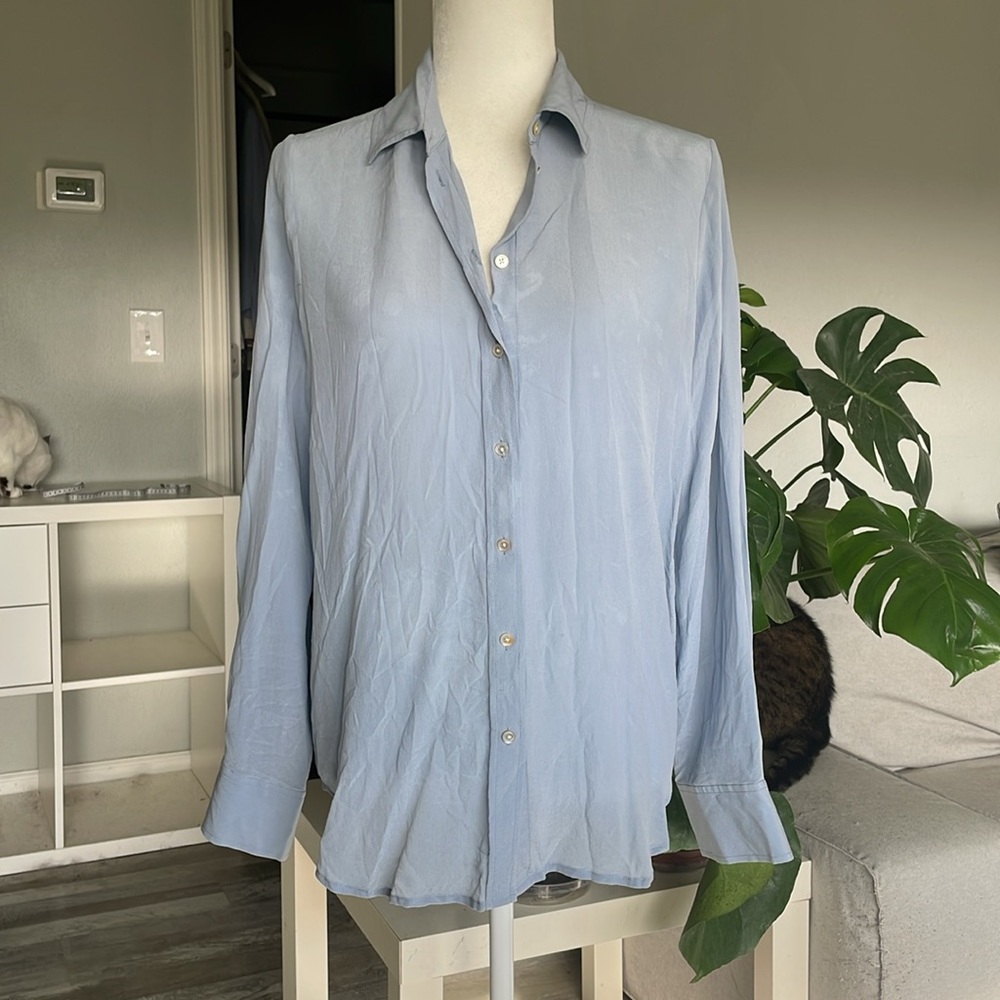 Everlane Blue Size 6 Silk The Clean Button Down Shirt